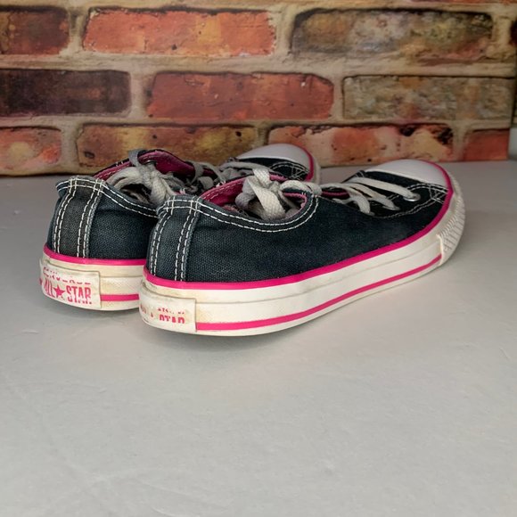 Chuck Taylor All-Star Lows - Black w/pink piping - Junior Size 3 - Picture 4 of 5